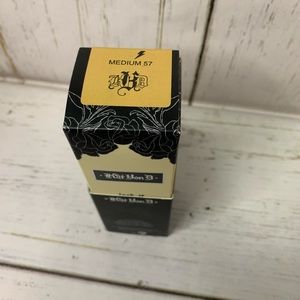 Kat Von D Lock-It Foundation Shade Medium 57